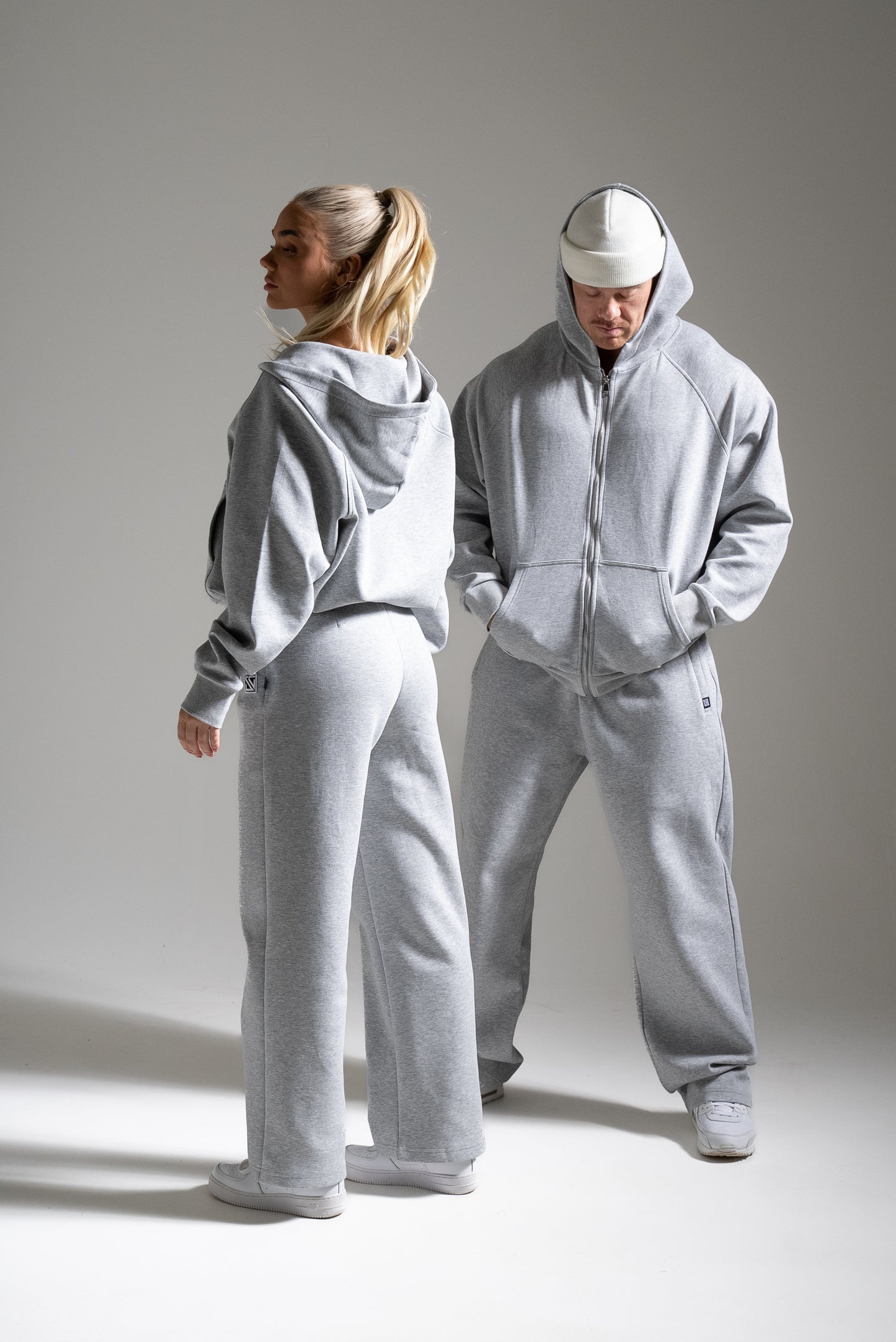 Essential sport collegehousut harmaa