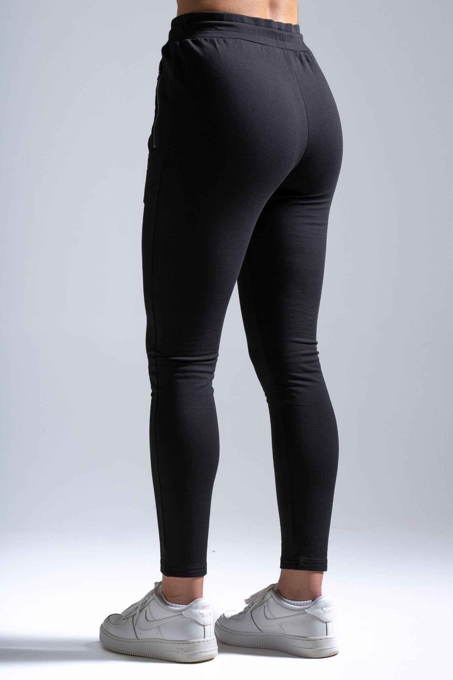 Naisten Basic collegehousut musta