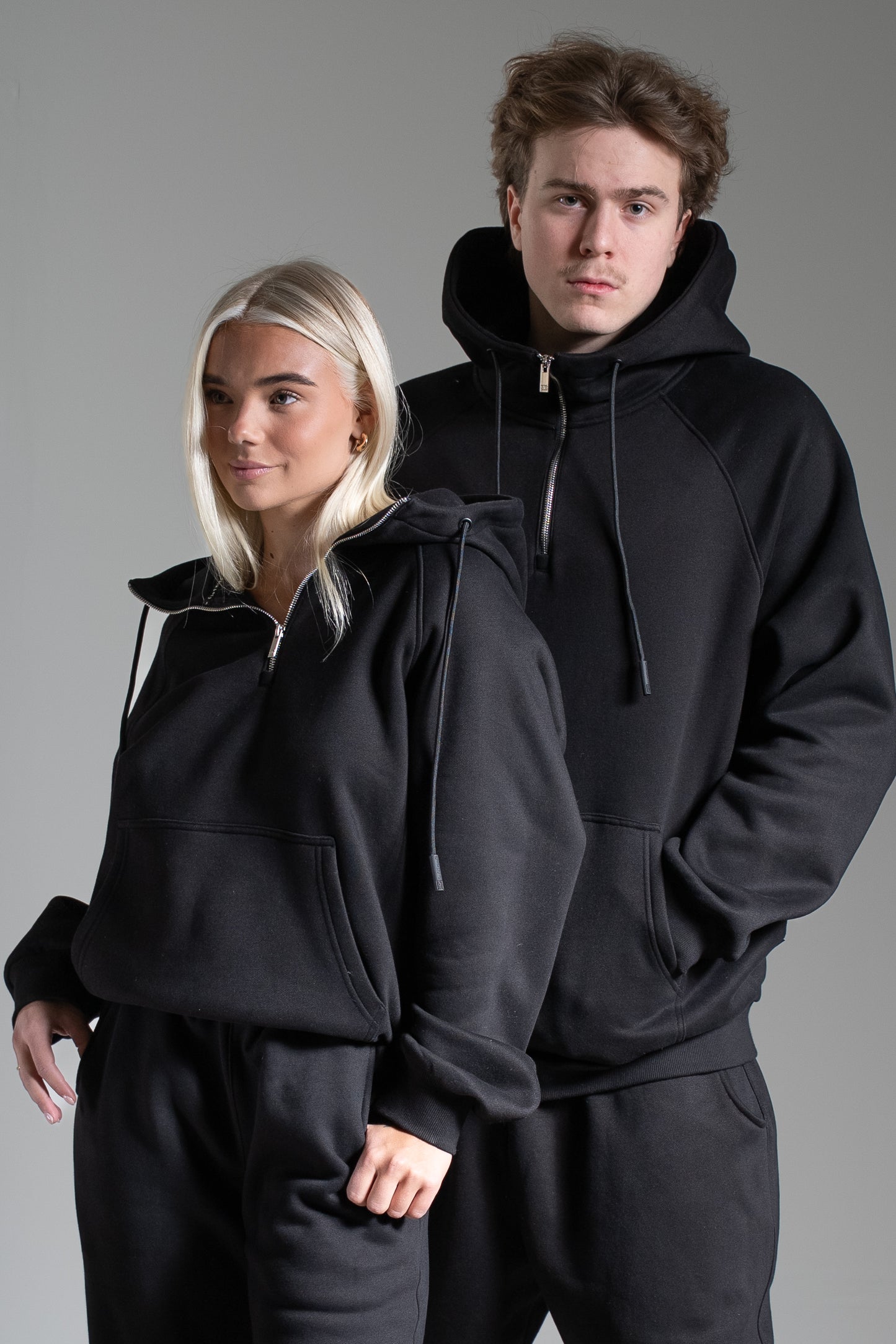 HEAVY zip huppari musta