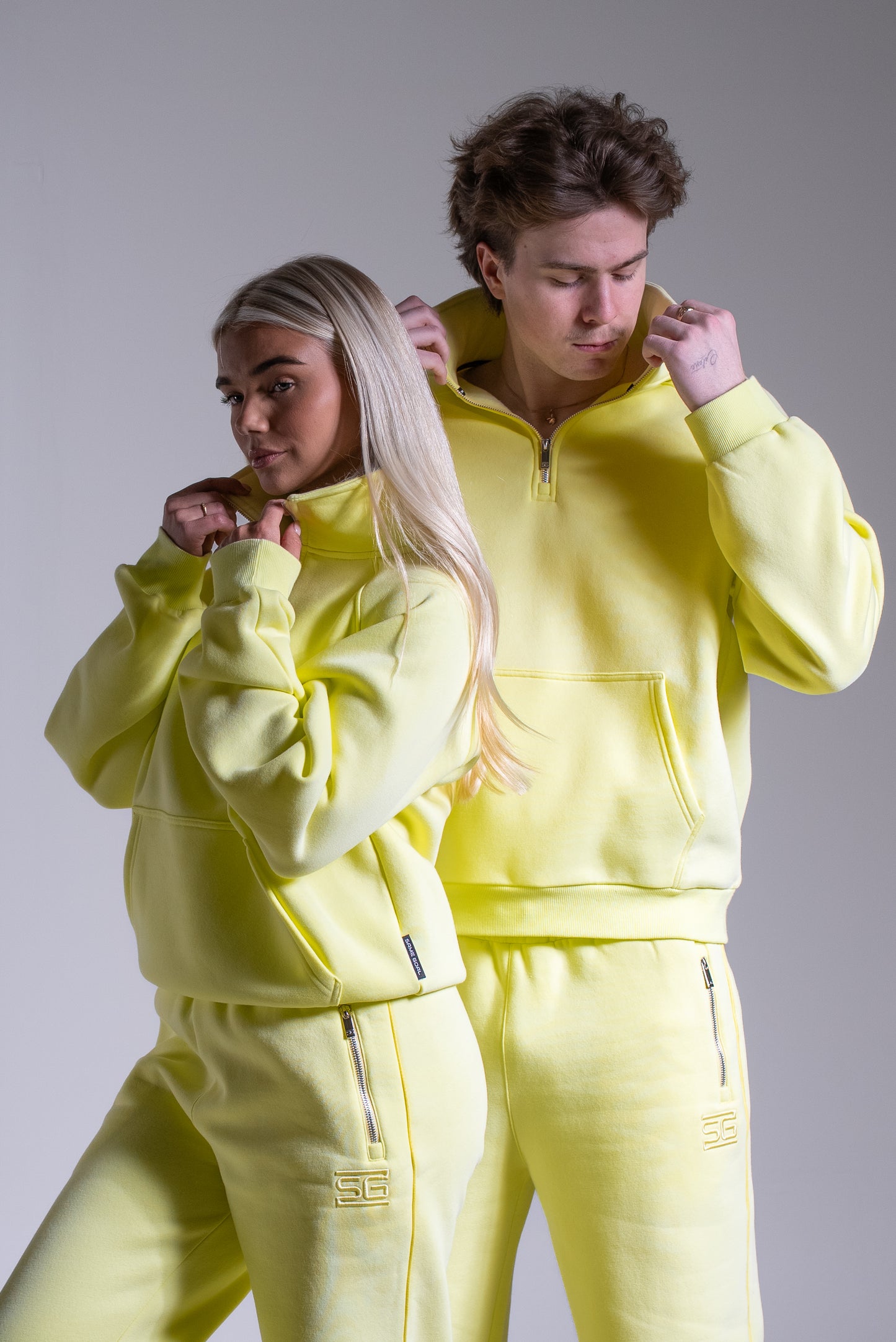 HEAVY zip high neck vaalea sitruuna