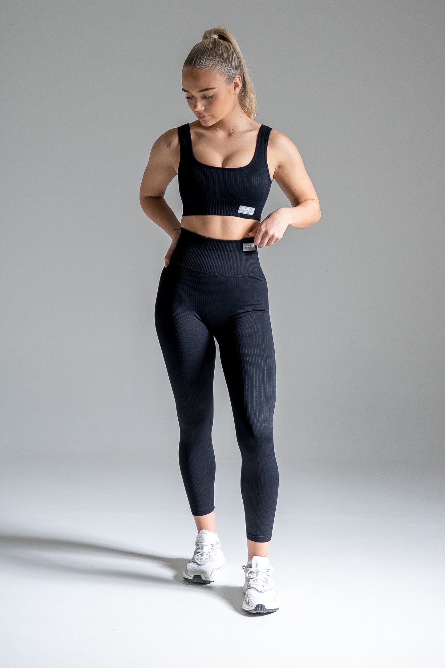 Wave seamless bra musta