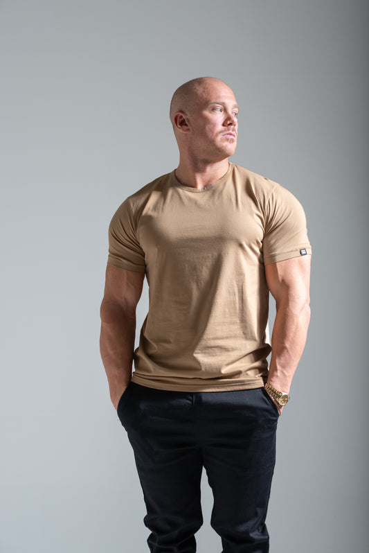Miesten Basic o-neck t-paita vaaleanruskea