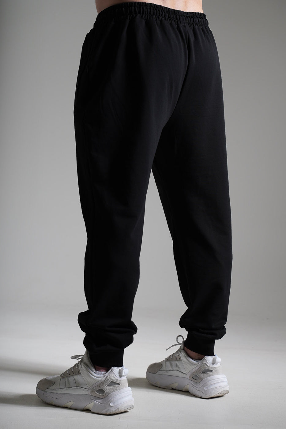 Miesten Basic loose collegehousut musta