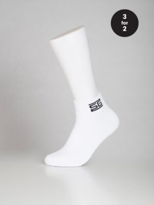 Lyhyet sukat valkoinen